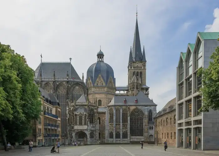 Aachen - Aachen Germany Imperial-Cathedral-01
