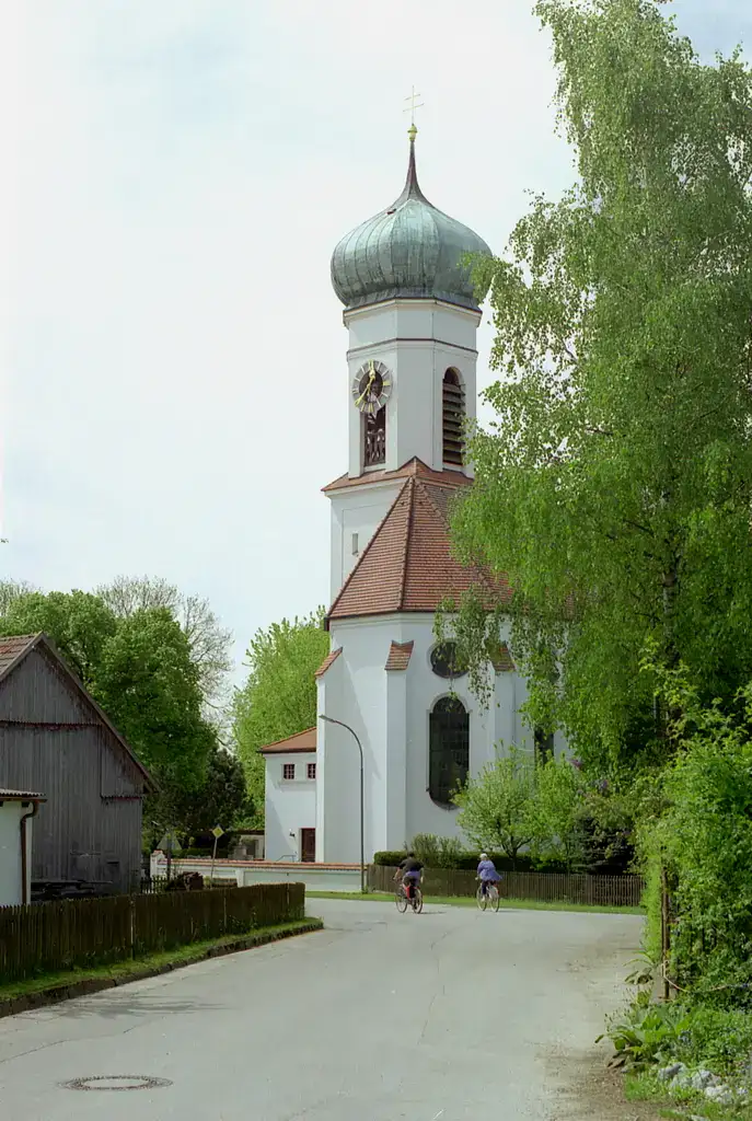 Adelshofen - Nassenhausen Kirche St Martin Hauptstr 001 200005 001