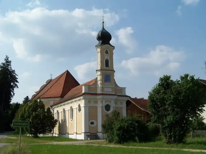Aham - Aham-Dreifaltigkeit-1-Kirche