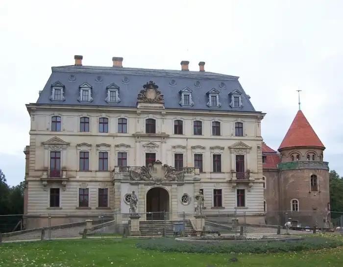 Altdöbern - Altdöbern Schloss Vorderseite