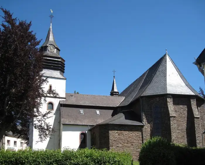 Arzfeld - Arzfeld-Pfarrkirche1-Bubo
