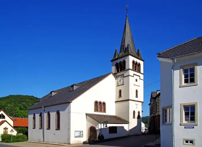 Bettingen - St. Maximin Bettingen (Eifel) 02