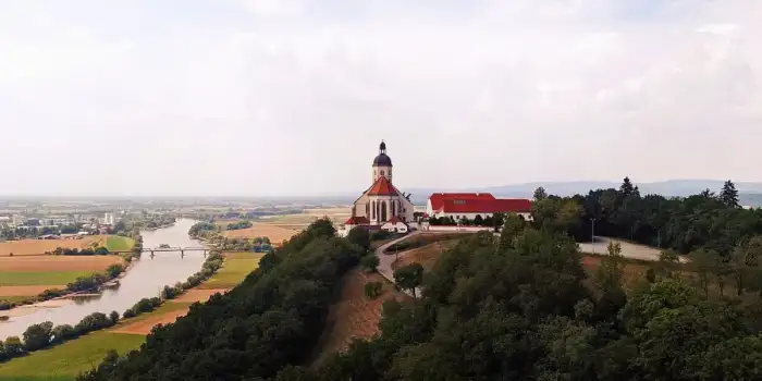 Bogen - Bogenberg Wallfahrtskirche 01