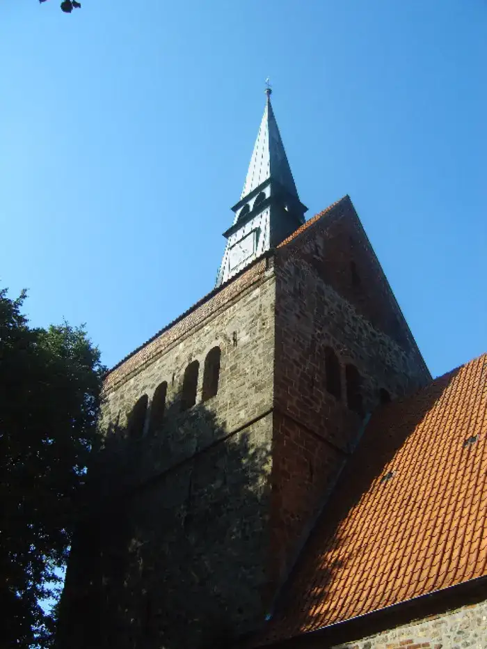 Bruchhausen-Vilsen - Bruchhausen-Vilsen, Turm St. Cyriakus Kirche