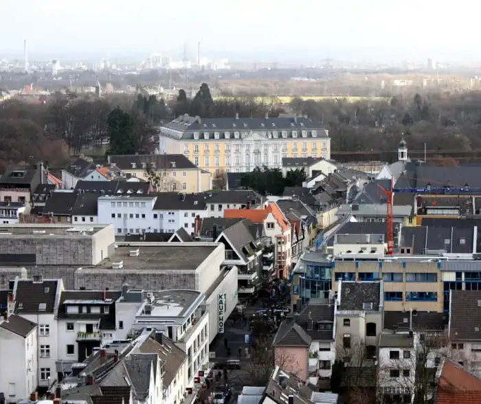Brühl - Brühl-Zentrum-mit-Schloss