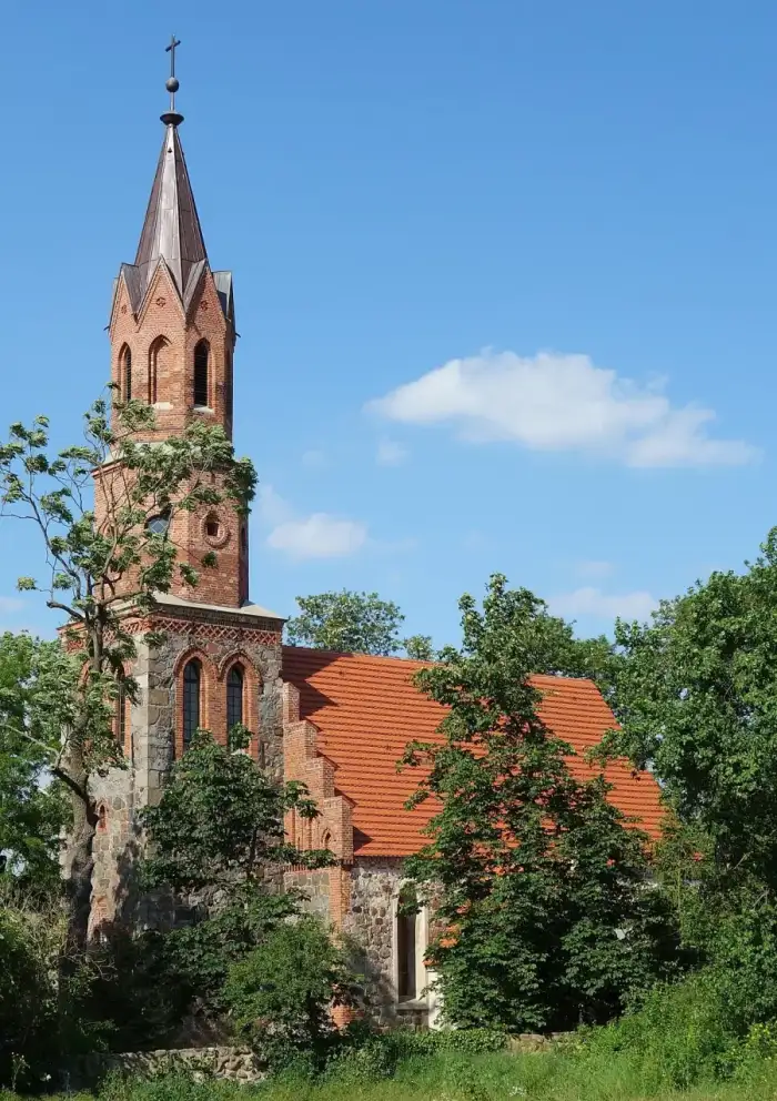 Casekow - Dorfkirche Casekow 2019 SW (cropped)