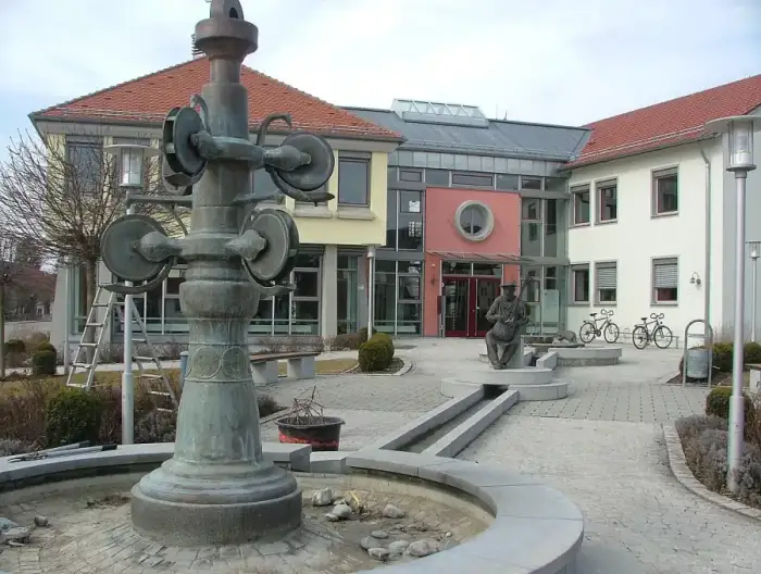 Dettingen an der Iller - Dorfbrunnen März 2009 - panoramio