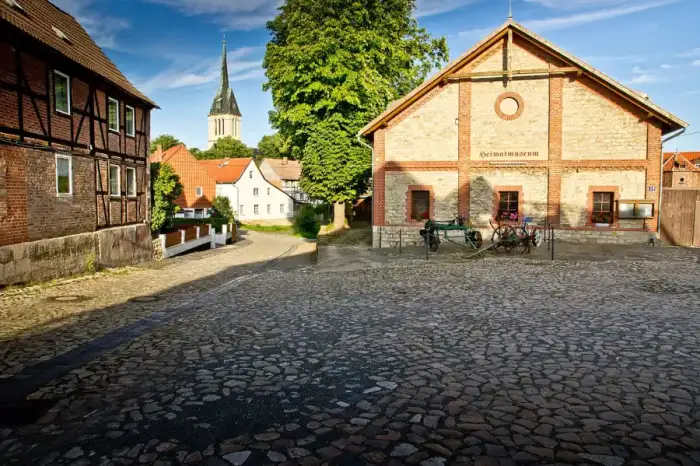 Ditfurt - Ditfurt Heimatmuseum+Kirche