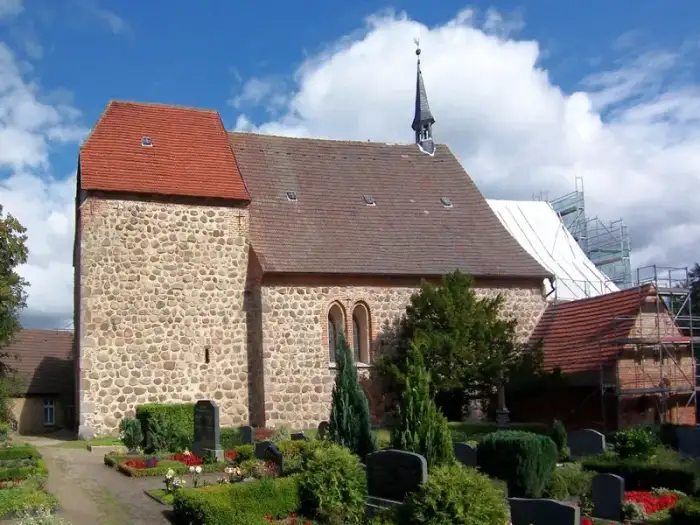 Dummerstorf - Kirche in Petschow