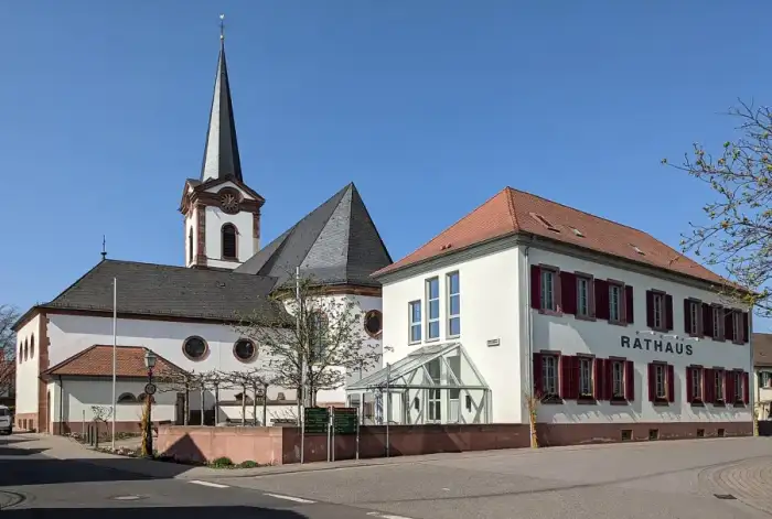 Edesheim - Edesheim-St Peter und Paul-02-Rathaus-2022-gje