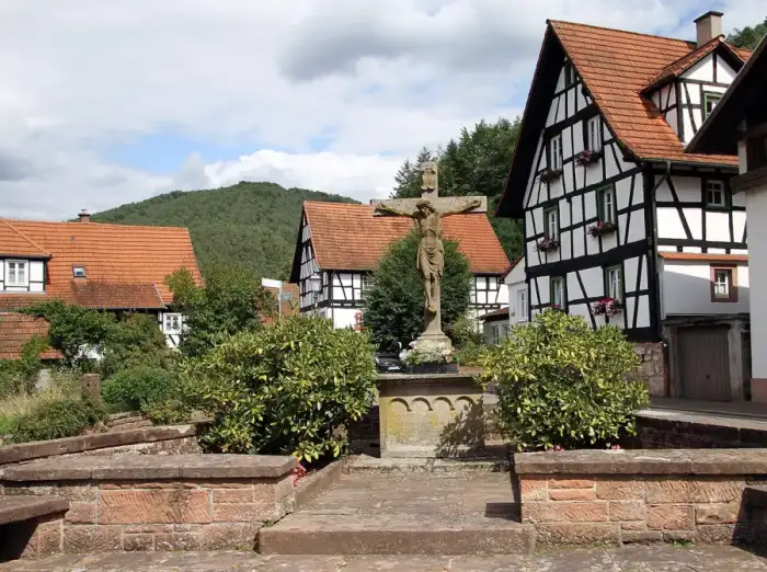Erfweiler - Erfweiler-Winterbergstrasse 78-Kruzifix-04-gje