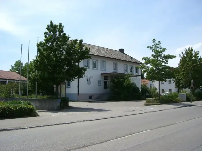 Fahrenzhausen - Fahrenzhausen-Rathaus