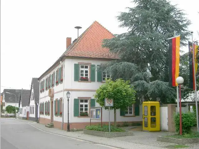 Freisbach - Bild-rathaus-freisbach-pfalz