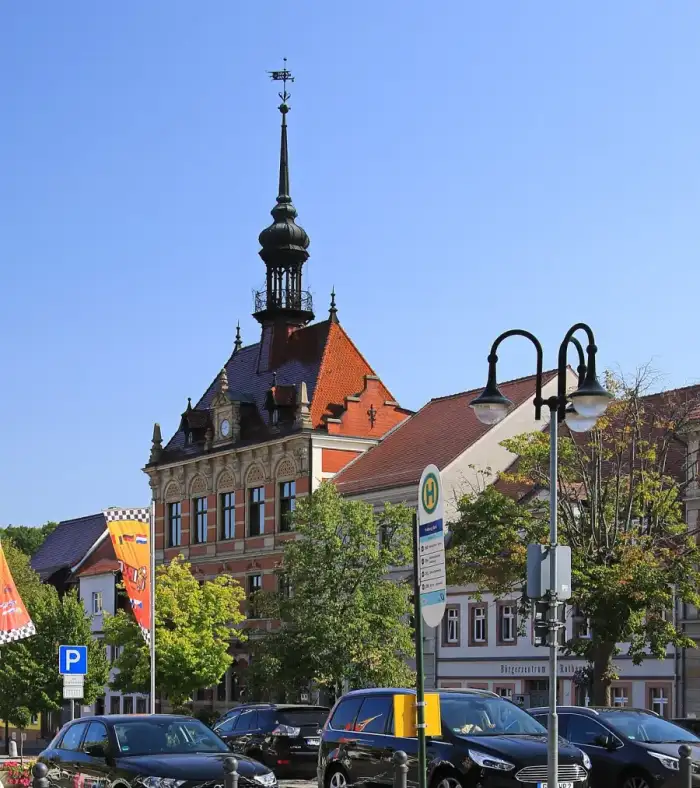 Frohburg - Rathaus auf dem Markt in Frohburg, Sachsen 2H1A2171WI