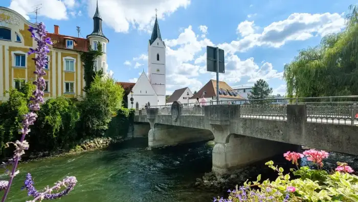 Fürstenfeldbruck - Amperbrücke und St. Leonhard 2022-08-21