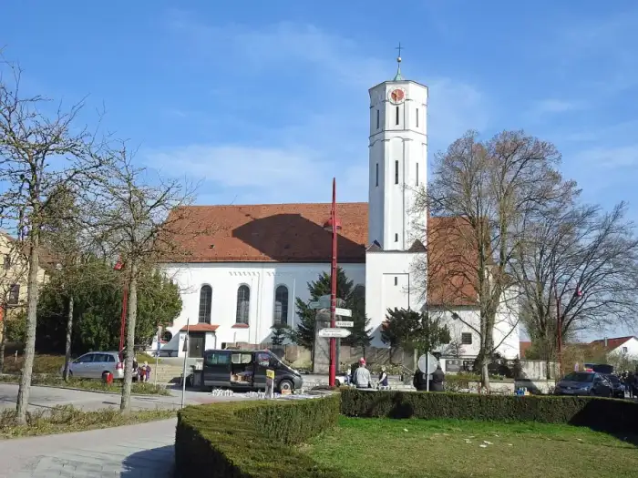 Gersthofen - Gersthofen - Kirchpl - Stadtpfarrkirche v S 01