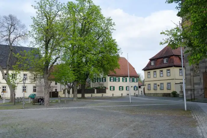 Grafenrheinfeld - Grafenrheinfeld, Kirchplatz 5, 7, 001