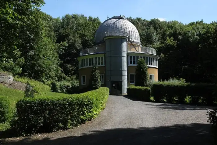 Großschwabhausen - Universitätssternwarte im Großschwabhausener Hain