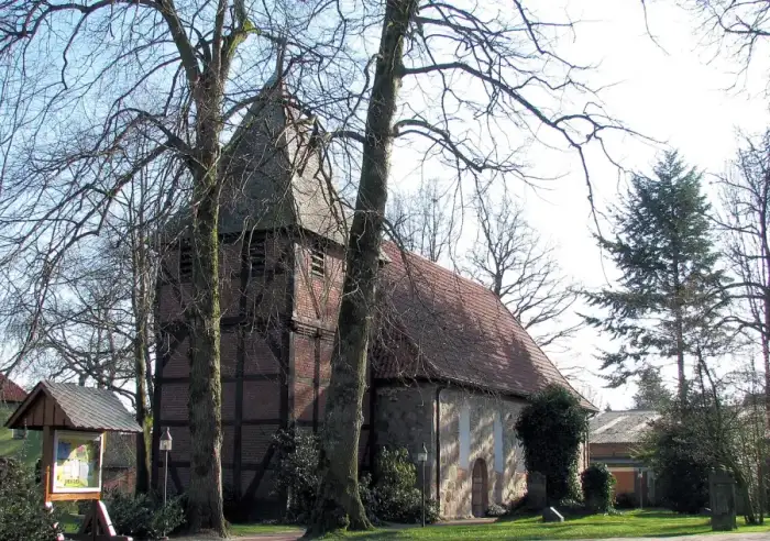 Gyhum - Fieldstone church