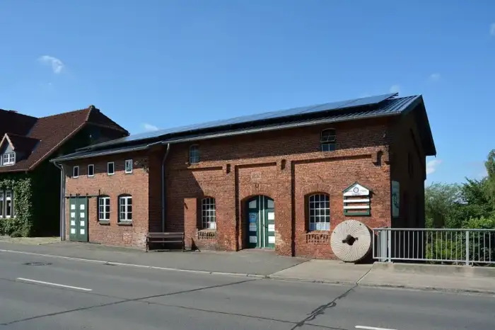 Hanerau-Hademarschen - Schleswig-Holstein, Hanerau-Hademarschen, Wassermühle am Mühlenteich NIK 5343