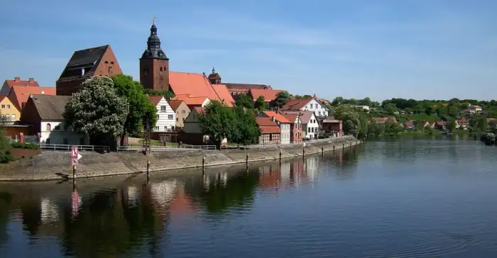 Havelberg - Havelberg-Stadtansicht mit Havel