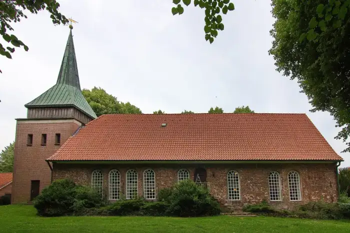 Hechthausen - St. Marienkirche von 1384 in Hechthausen IMG 2477