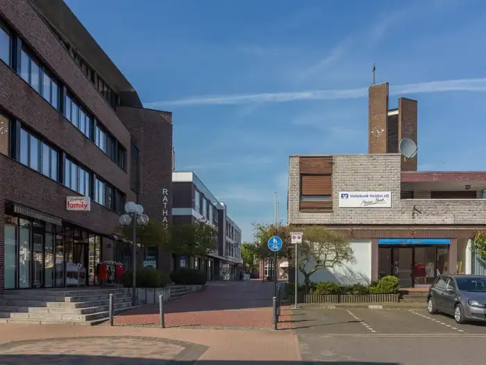 Heiden - Heiden, gemeentehuis+kerk+bank foto5 2015-04-20 16.22