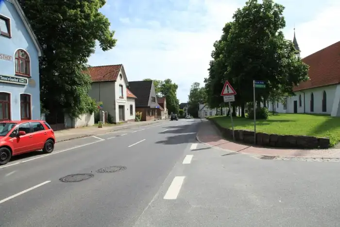 Hennstedt - Hennstedt - Kirchenstraße 03 ies