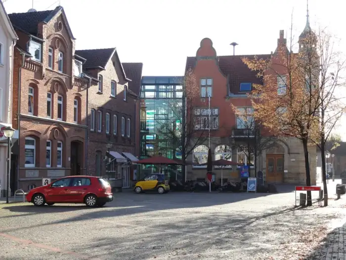 Hessisch Oldendorf - Marktplatz mit Rathaus