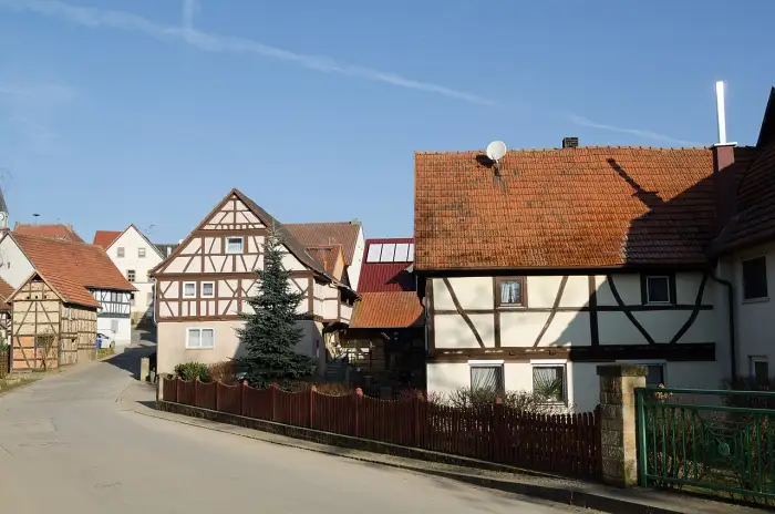 Höchheim - Höchheim, Gollmuthhausen, Lindenweg 7, 9, 001