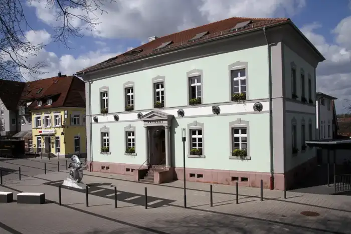 Iffezheim - Iffezheim-Rathaus-05-gje