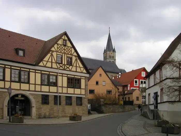Igersheim - Igersheim Rathaus und katholische Kirche St. Michael