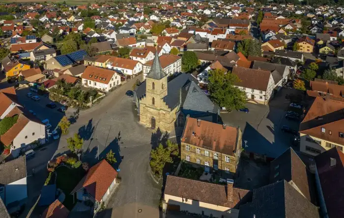 Kemmern - Kemmern Kirche Luftbild-20211016-RM-155047