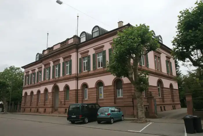 Kenzingen - Kenzingen-Amtsgericht1-Bubo