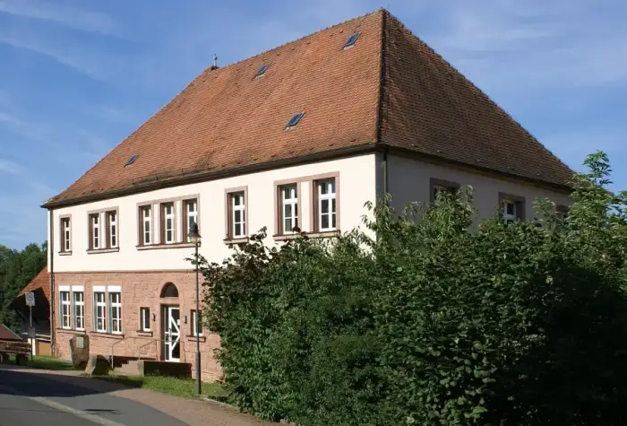Kleinkahl - Kleinkahl Dr.-Karl-Staab-Schulhaus Kirchstraße (01)