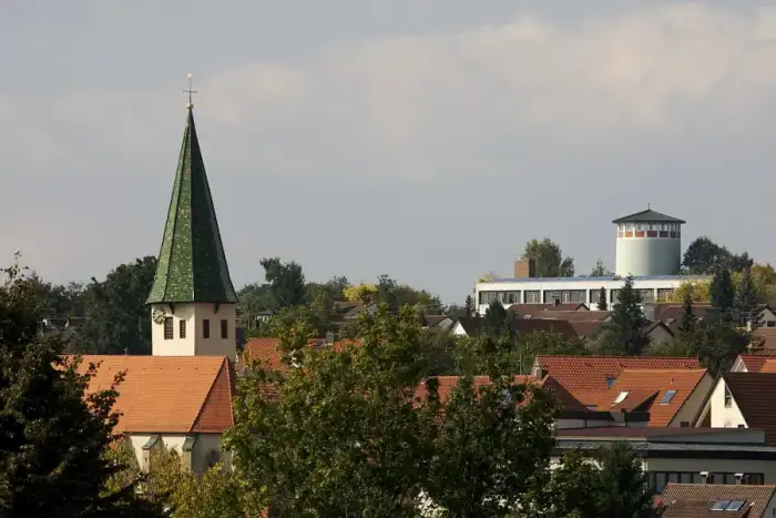 Kusterdingen - Kusterdingen-Kirche-Wasserturm-2008