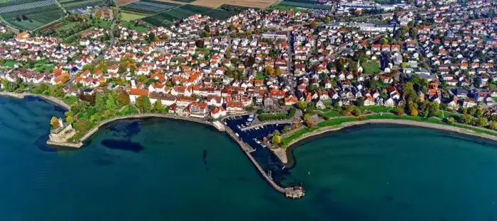 Langenargen - !9.10. 2020. Flug mit dem Zeppelin über Kressbronn und Langenargen am Bodensee. 05 (cropped)