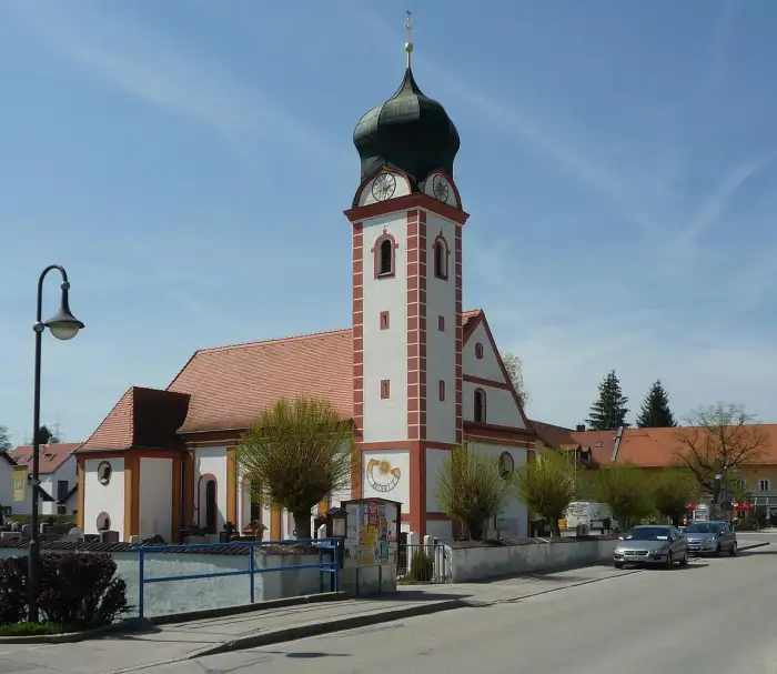 Langenbach - Kirche in Langenbach (Oberbayern)