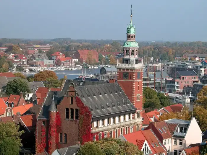 Leer (Ostfriesland) - Leer Rathaus Hafen townhall harbour 2008