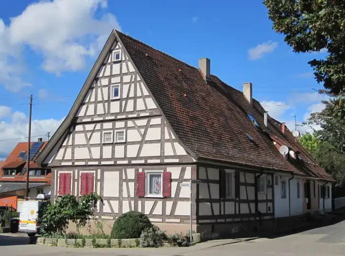 Leinfelden-Echterdingen - Leinfelden Unteraichen Fachwerkhaus Uhlandstraße 01