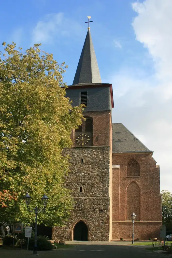 Linnich - Linnich Denkmal-Nr. 2, Kirchplatz 3 (6530)