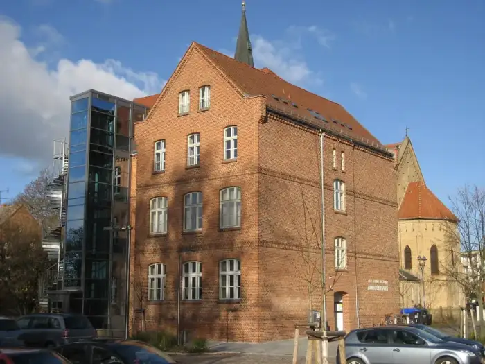 Löcknitz - Löcknitz-Bürgerhaus-(Alte Schule)-(Südosten)-2013-11-25