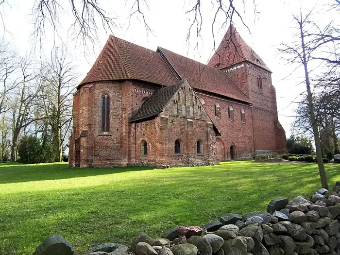 Lübow - Kirche in Lübow
