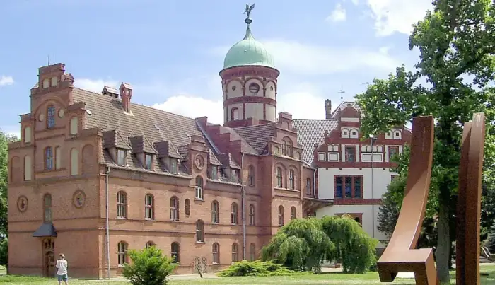 Lübstorf - Lübstorf, Schloss Wiligrad 1
