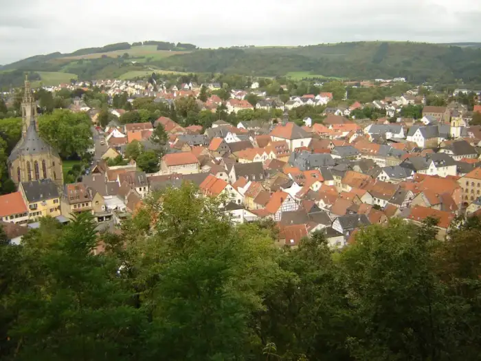 Meisenheim - Pfälzer Höhenweg Blick auf Stadt Meisenheim