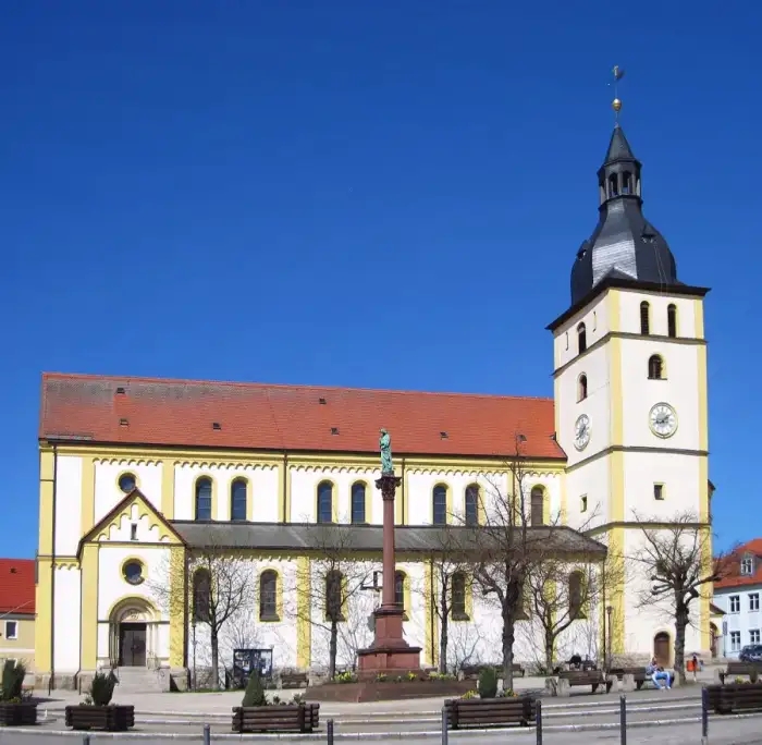 Mitterteich - Röm-kath Pfarrkirche St. Jakob von 1896 Turm von 1606 Wahrzeichen von Mitterteich Oberpfalz Bayern - Foto Wolfgang Pehlemann IMG 1077