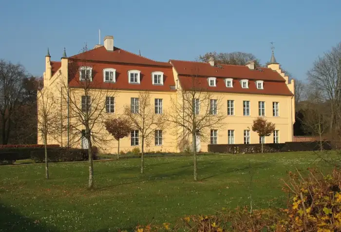 Nennhausen - Nennhausen palace