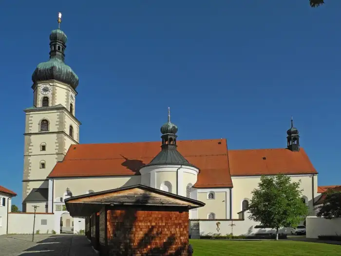 Neukirchen b.Hl.Blut - Neukirchen-Wallfahrtskirche-02