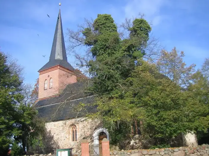 Neverin - Neverin-Kirche-01