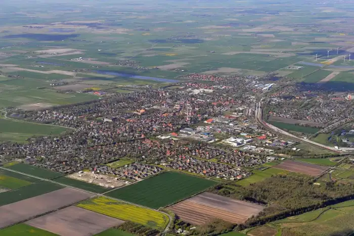 Niebüll - Luftaufnahmen Nordseekueste 2012-05-by-RaBoe-237
